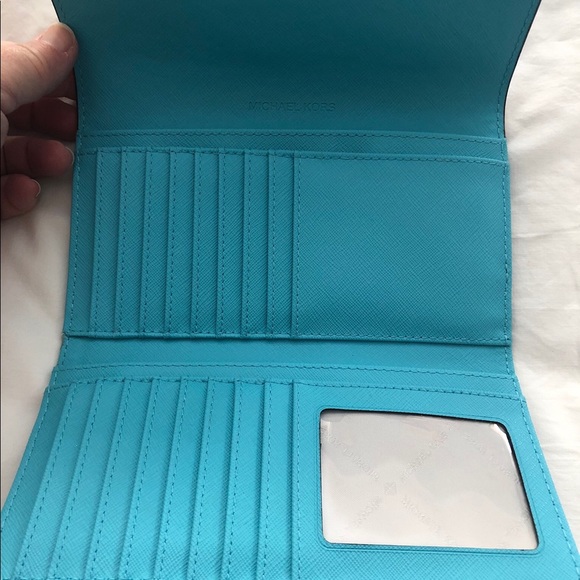 Michael Kors Wallet - Picture 2 of 4